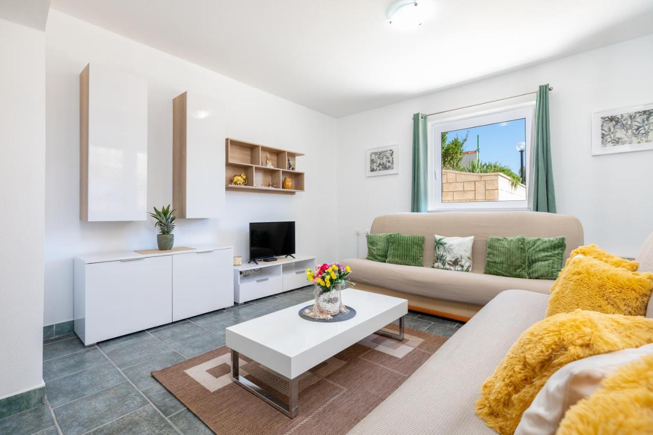 Apartments Villa Maja Rogoznica  Bagian luar foto